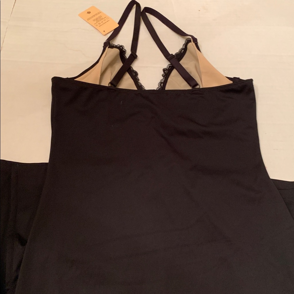 Popilush Elegant Black Lace Maxi Dress - Picture 5 of 10